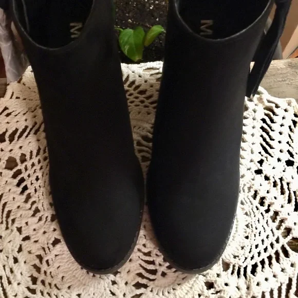 Faux Suede Black Ankle Boot NEW Stacked Heel - Picture 4 of 10